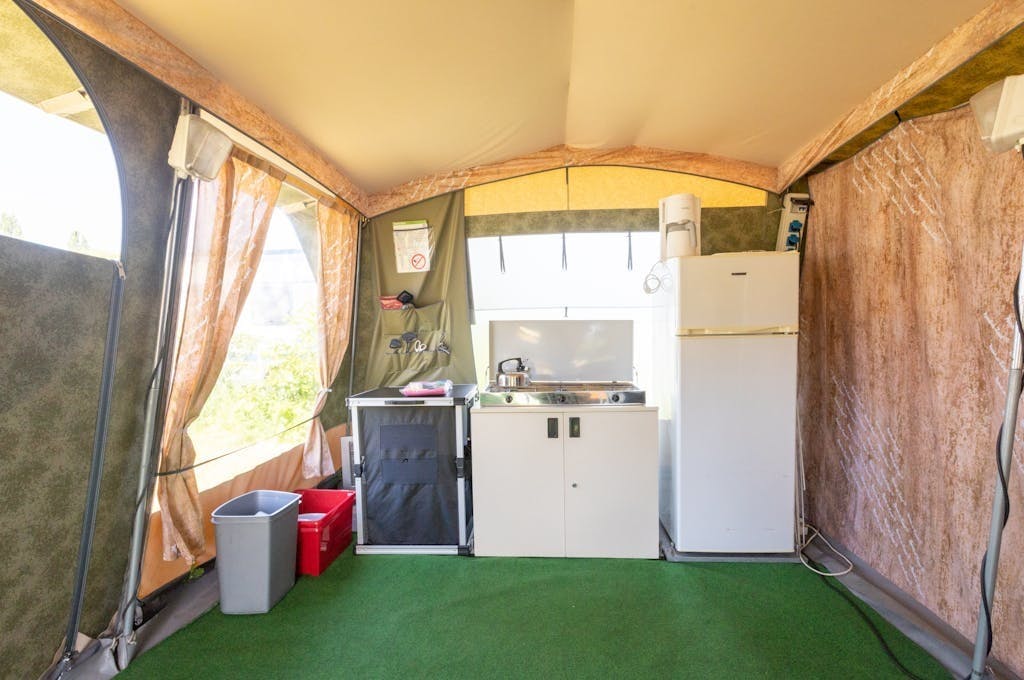 Glamlodge Rent-a-Tent (6 pers)