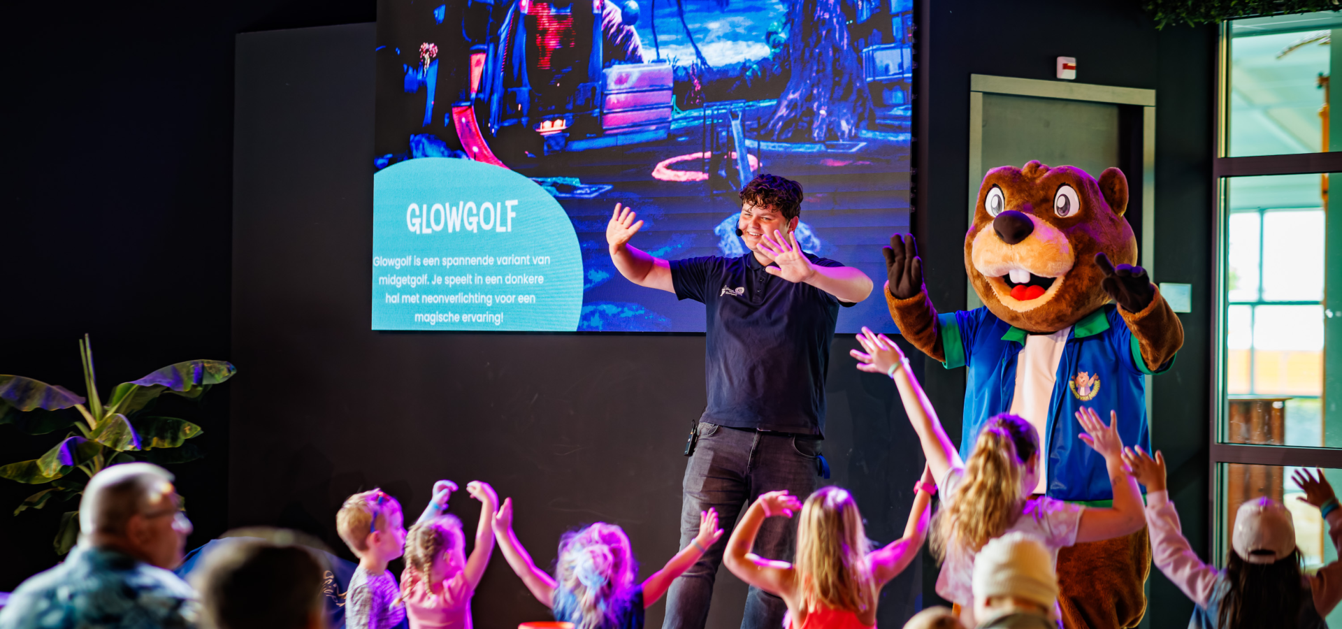 Minidisco met Barry de Bever en de animatie van Eiland van Maurik