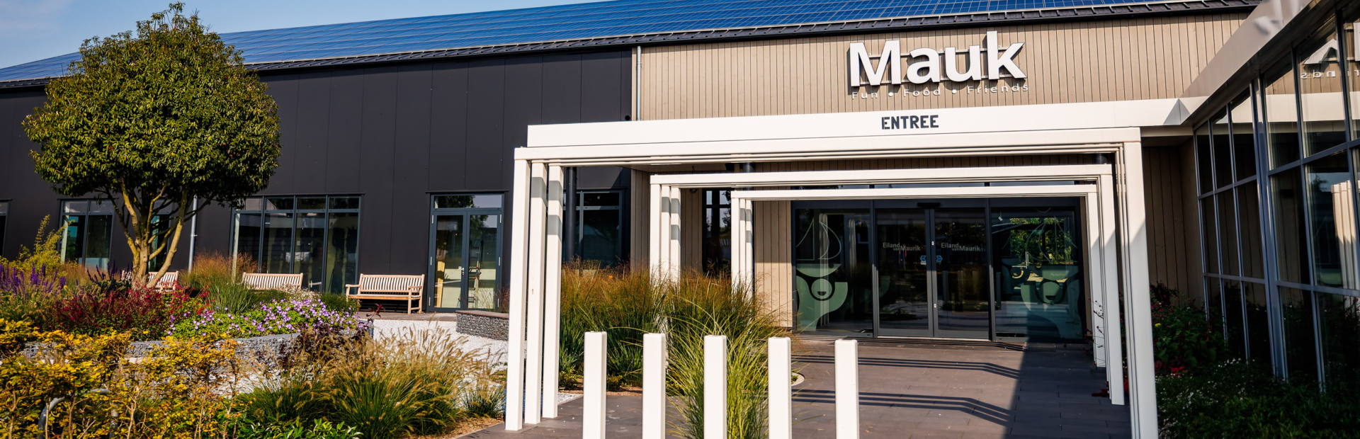 De hoofdingang van Family Entertainment Center Mauk