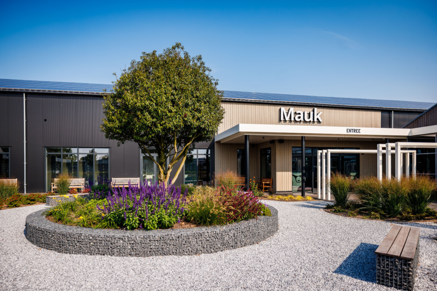 De voortuin van Mauk waar je rustig kan zitten