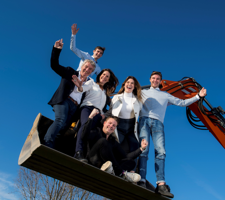 De familie Kempers in een graafmachine