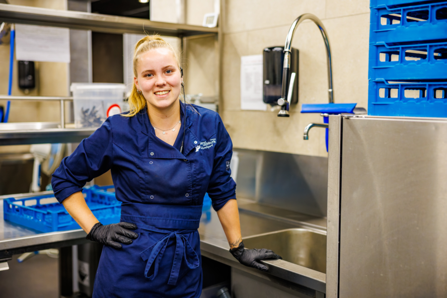 2708 115728 Martin Hols 6 I4 A6224 CR3