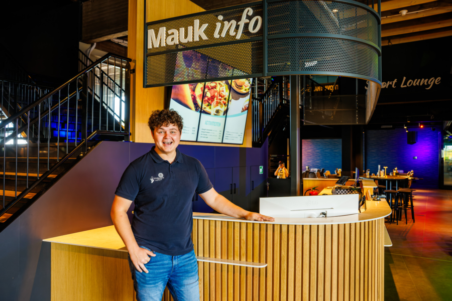 2708 114917 Martin Hols 6 I4 A6103 CR3